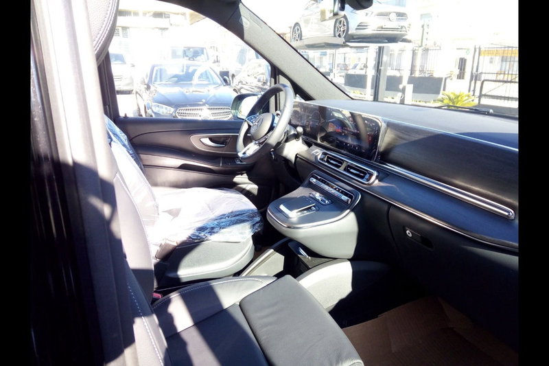Mercedes-Benz Classe V nuova a Pescara (16)