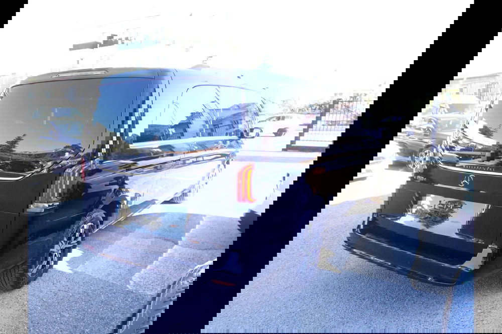 Mercedes-Benz Classe V nuova a Pescara (3)