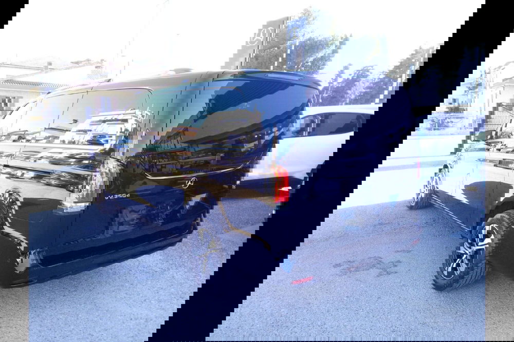 Mercedes-Benz Classe V nuova a Pescara (4)