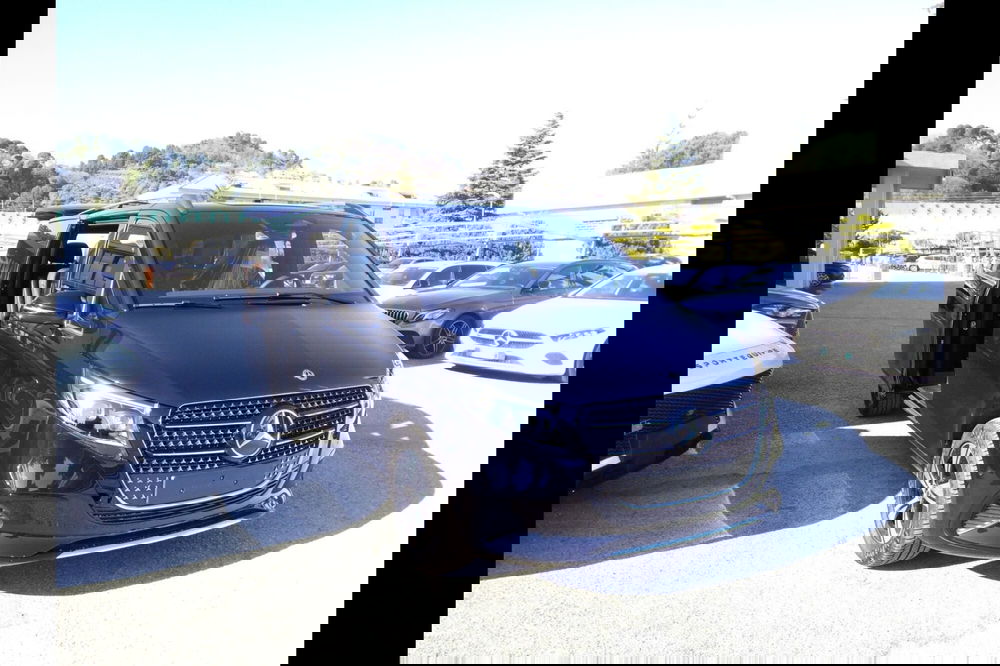 Mercedes-Benz Classe V nuova a Pescara (6)