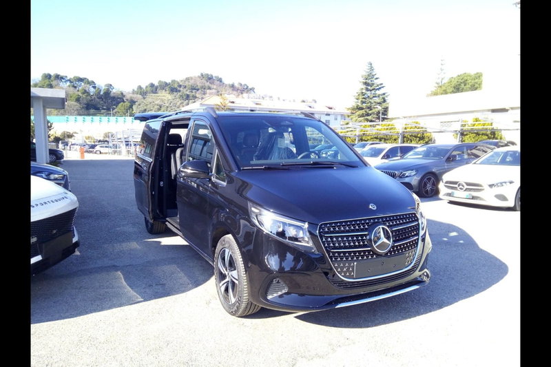 Mercedes-Benz Classe V nuova a Pescara (6)
