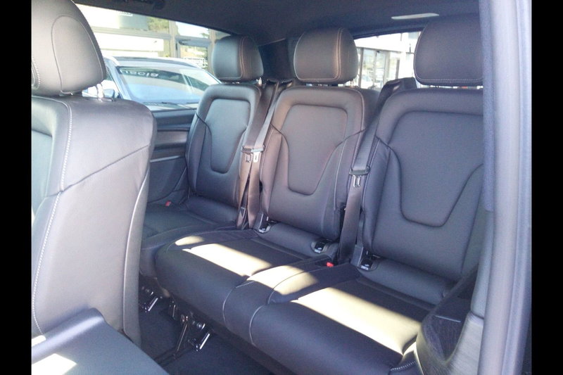 Mercedes-Benz Classe V nuova a Pescara (9)