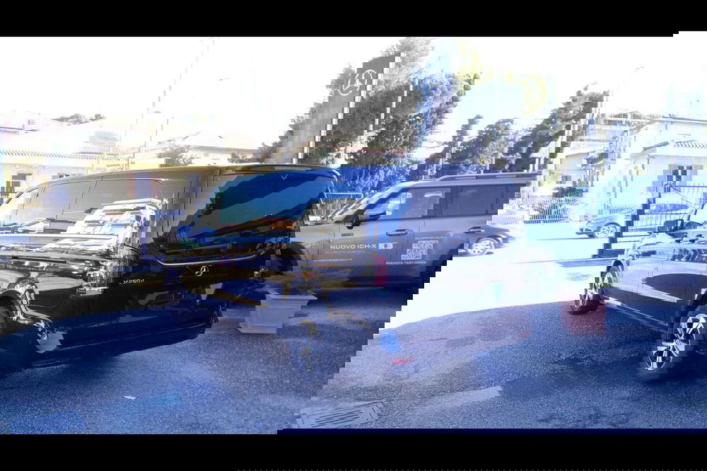 Mercedes-Benz Classe V nuova a Pescara (4)