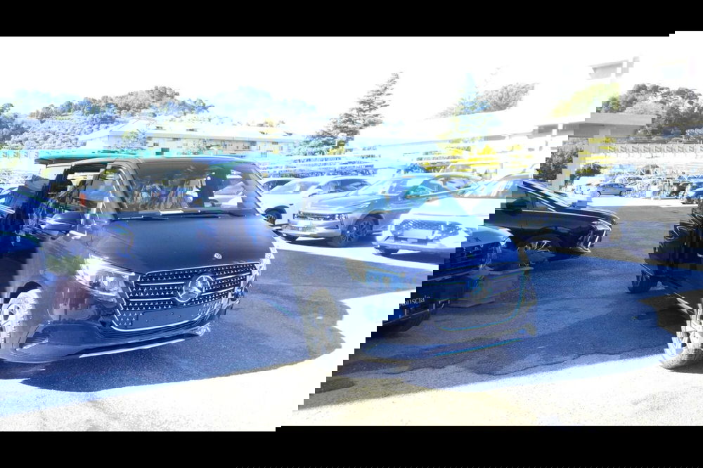 Mercedes-Benz Classe V nuova a Pescara (6)