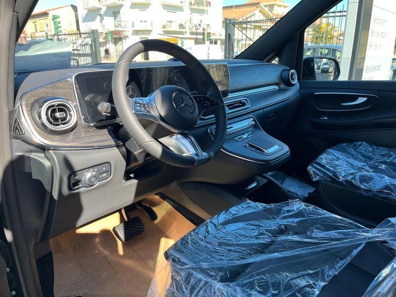 Mercedes-Benz Classe V nuova a Pescara (10)