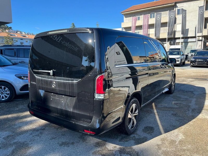 Mercedes-Benz Classe V nuova a Pescara (11)