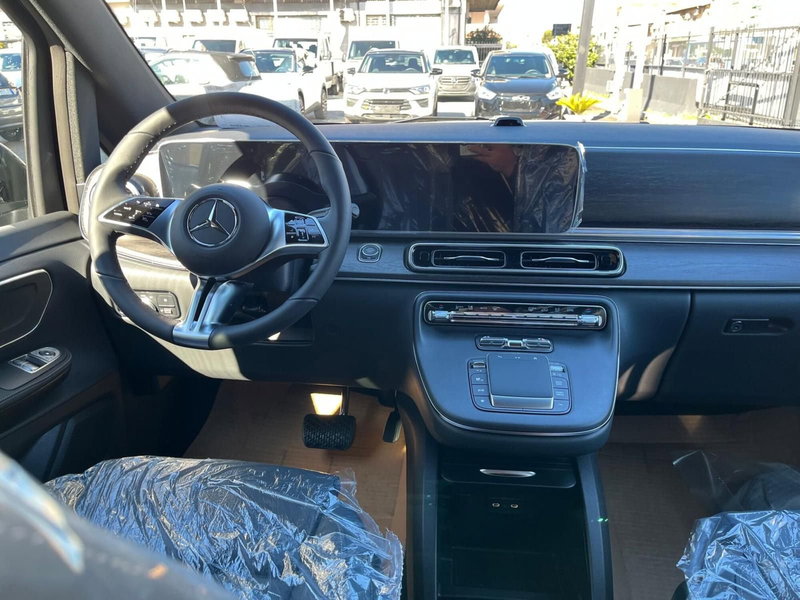 Mercedes-Benz Classe V nuova a Pescara (14)