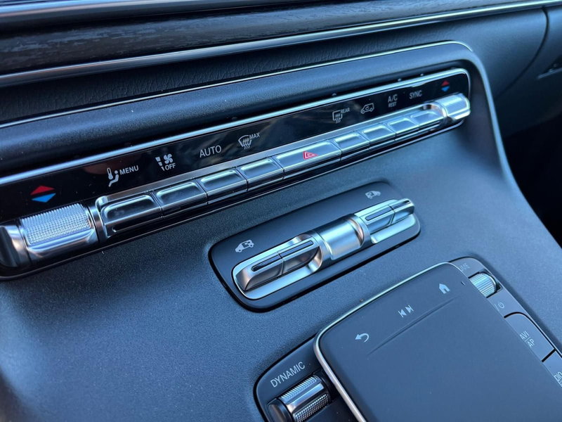 Mercedes-Benz Classe V nuova a Pescara (6)