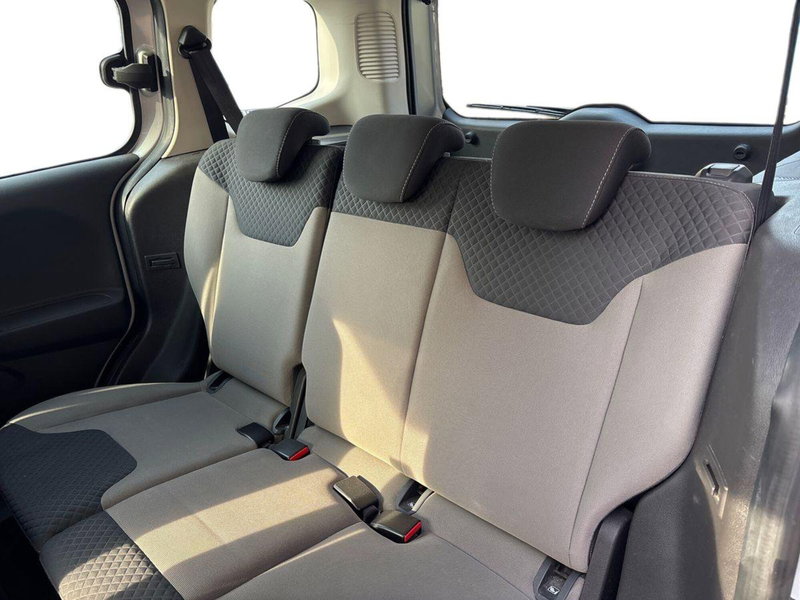 Ford Tourneo Courier usata a Pescara (13)