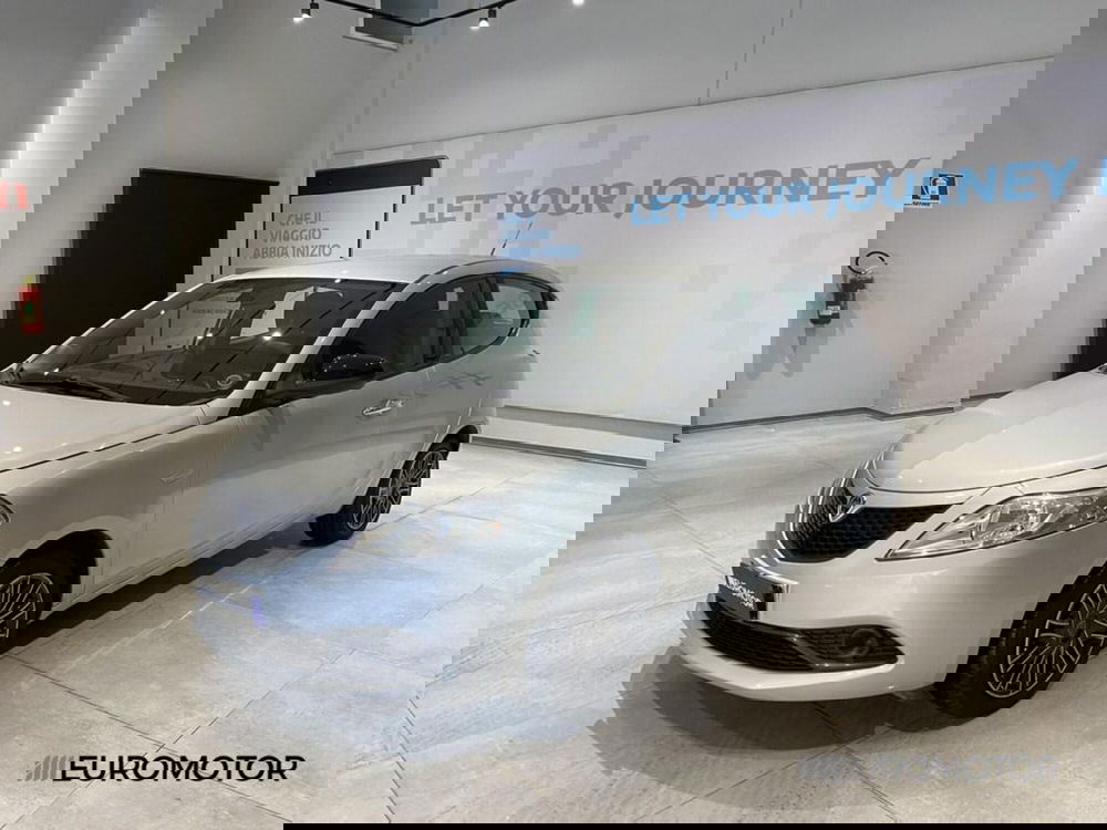 Lancia Ypsilon usata a Bari