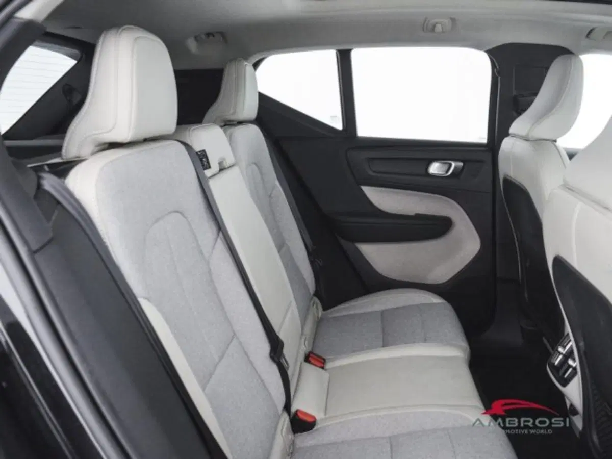 Volvo XC40 usata a Perugia (11)