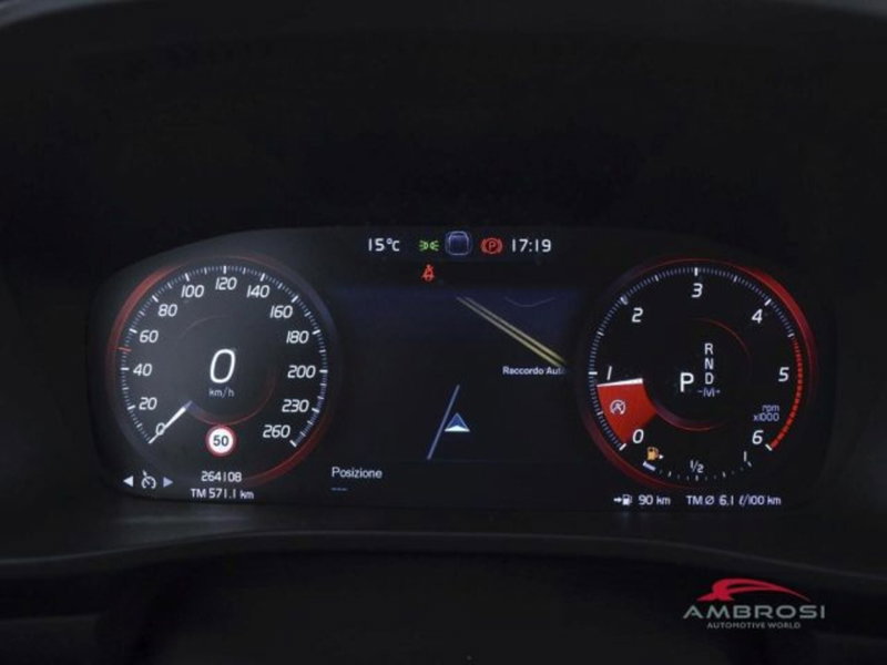 Volvo XC40 usata a Perugia (13)
