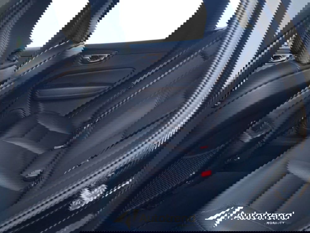 Volvo XC60 usata a Bari (13)