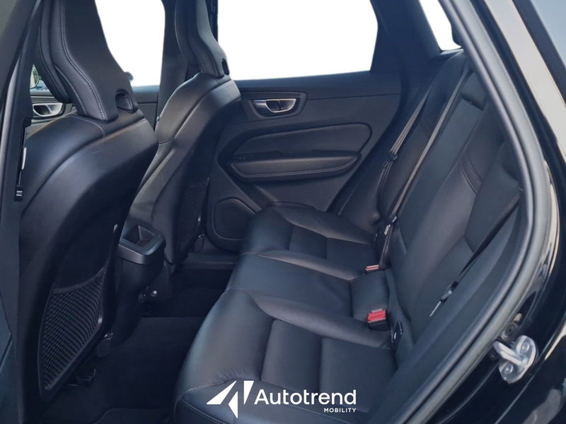 Volvo XC60 usata a Bari (13)