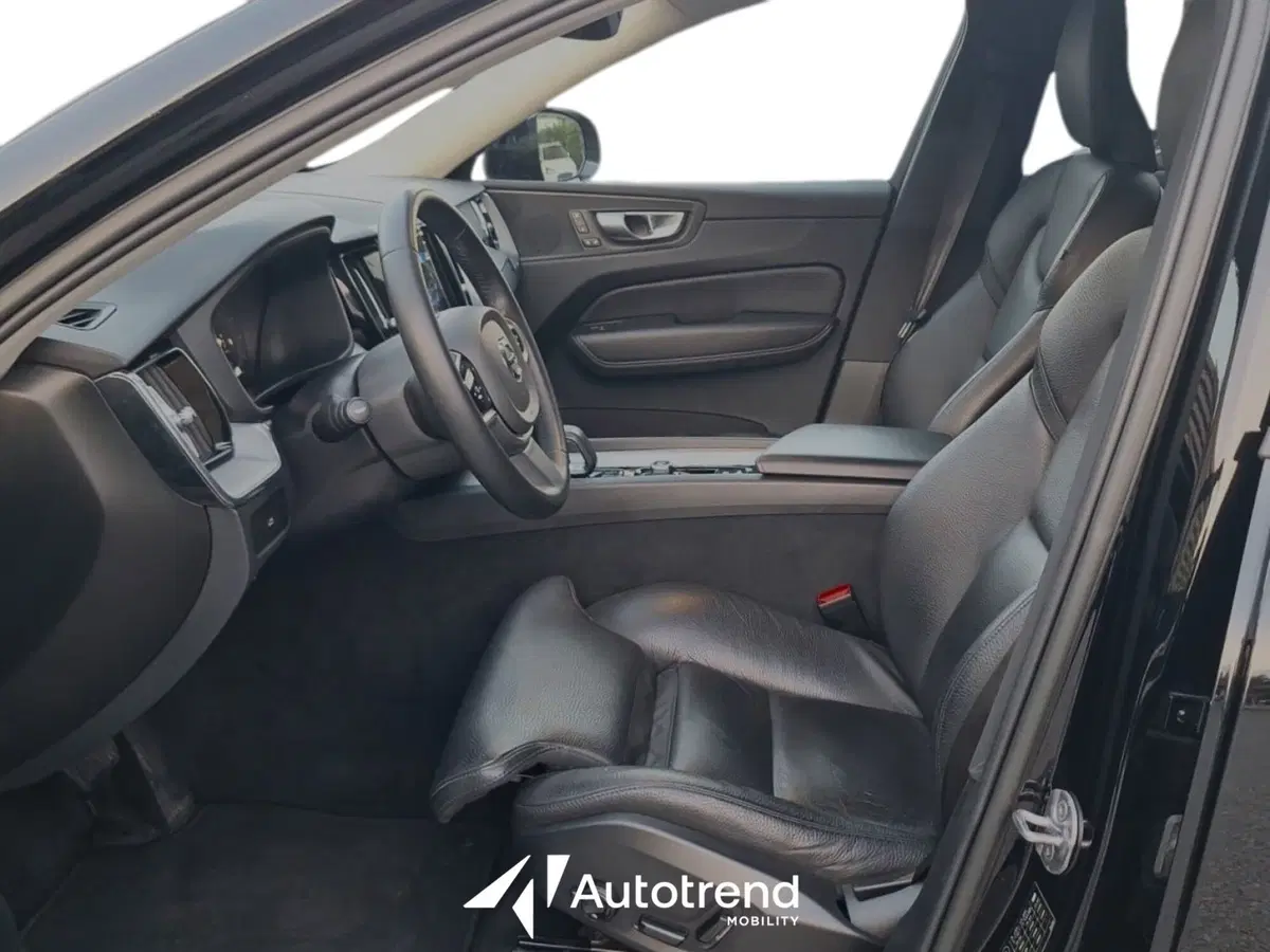 Volvo XC60 usata a Bari (5)