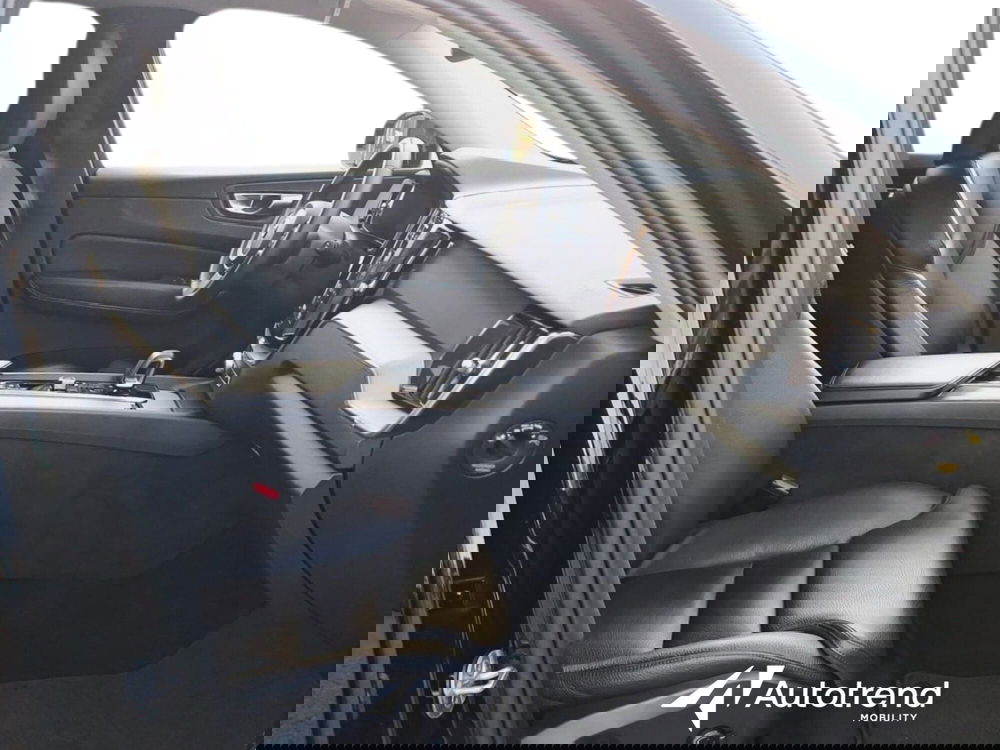 Volvo XC60 usata a Bari (6)