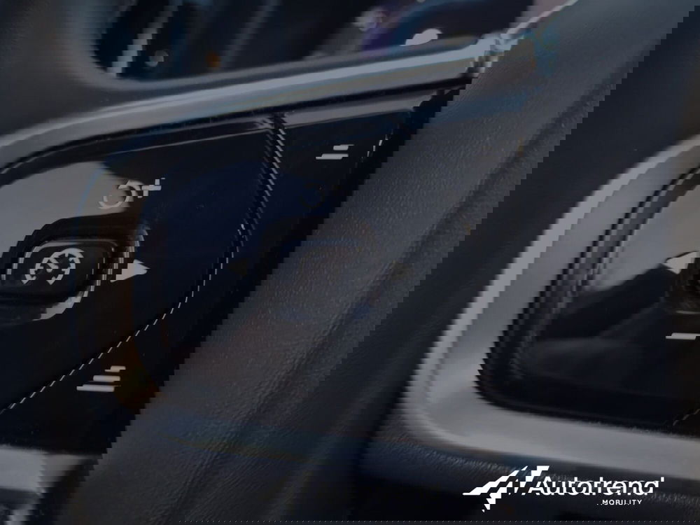 Volvo XC60 usata a Bari (8)