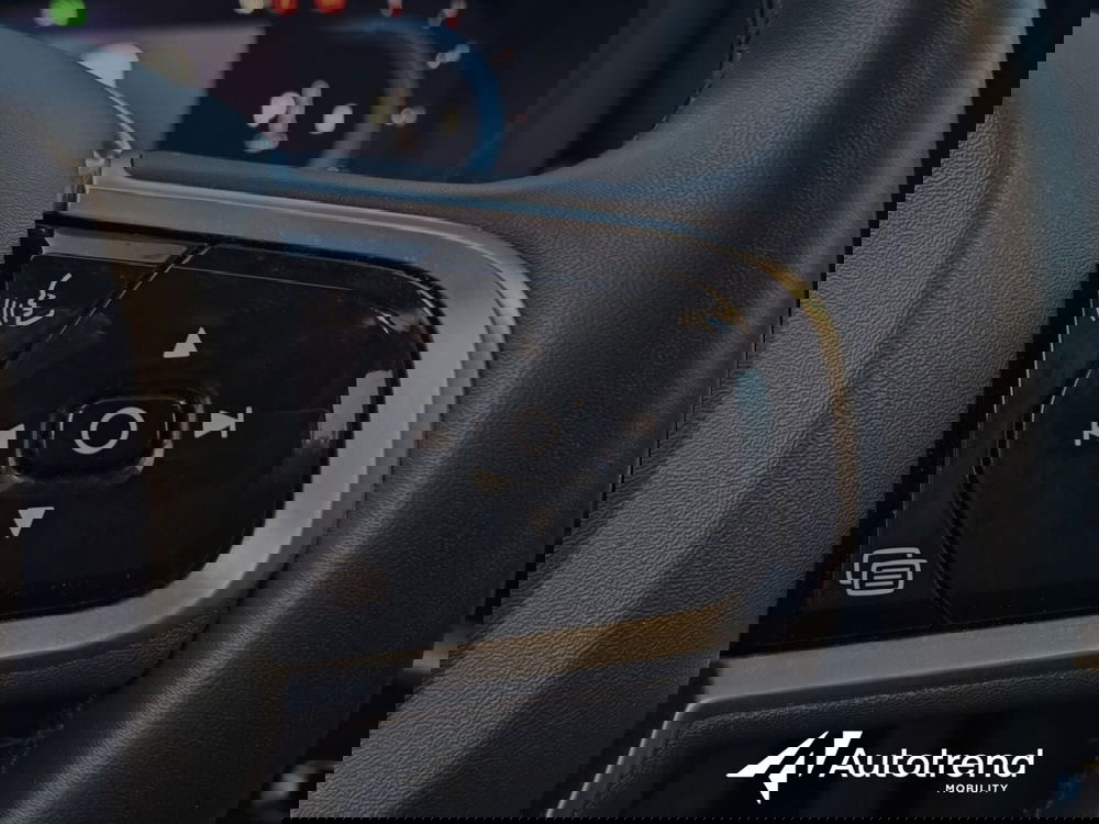 Volvo XC60 usata a Bari (9)