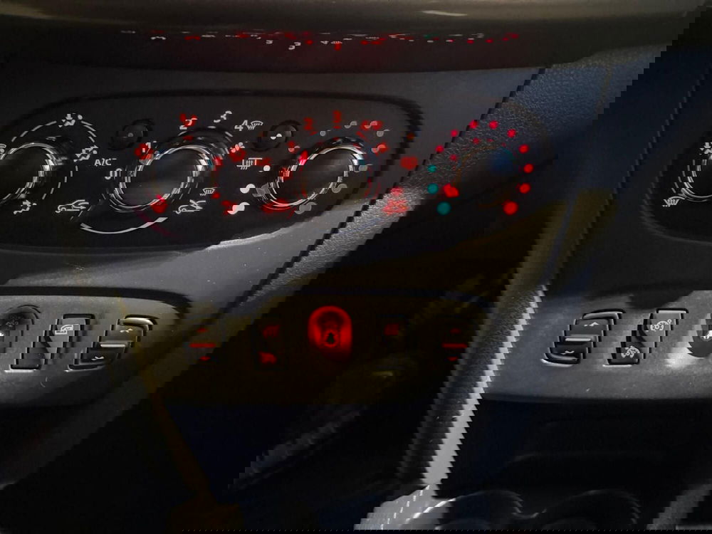 Dacia Sandero usata a Napoli (15)