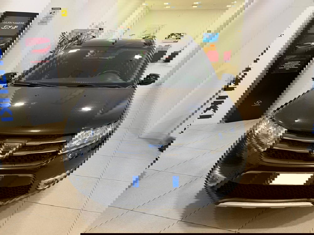 Dacia Sandero usata a Napoli (3)