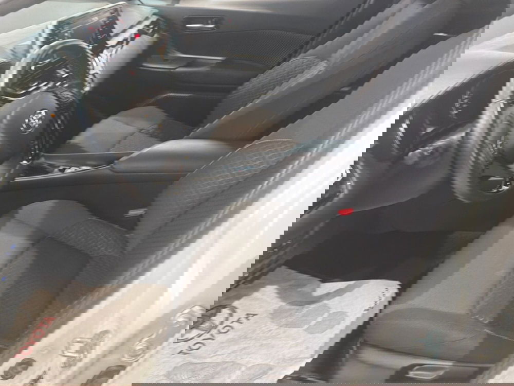 Toyota Toyota C-HR usata a Catania (9)