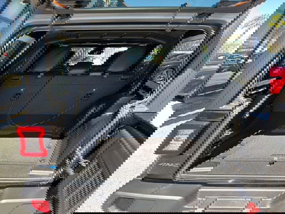Jeep Wrangler Unlimited usata a Macerata (10)