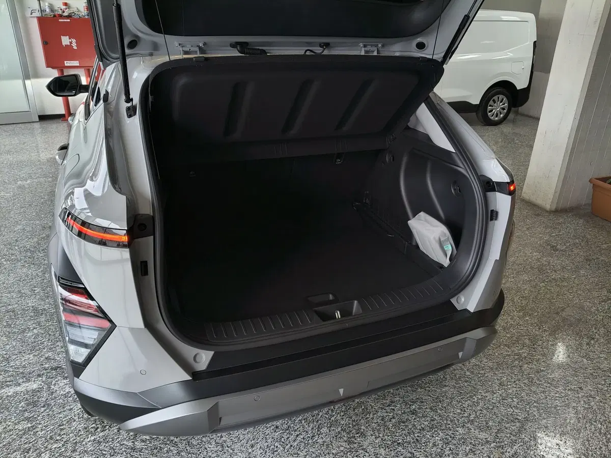 Hyundai Kona nuova a Macerata (13)