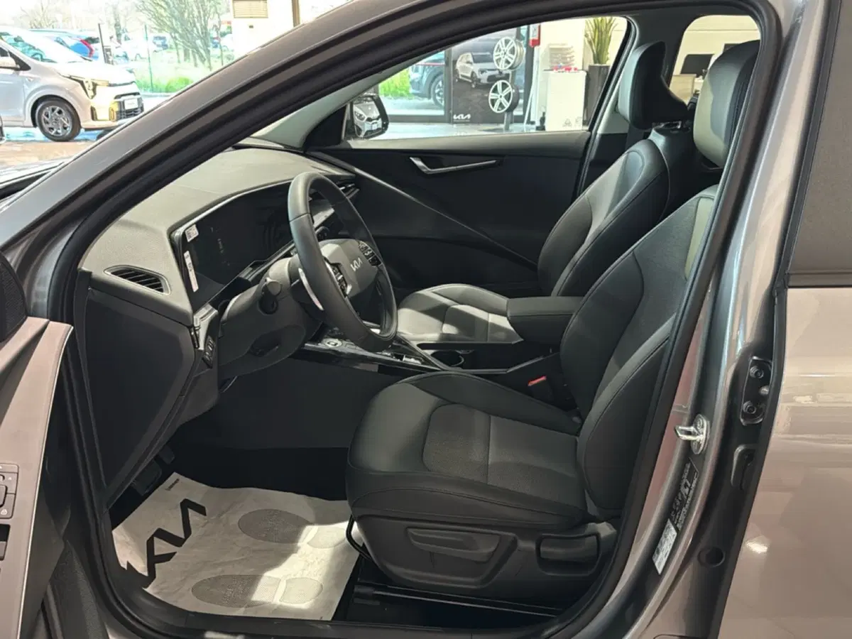 Kia Niro nuova a Ravenna (12)
