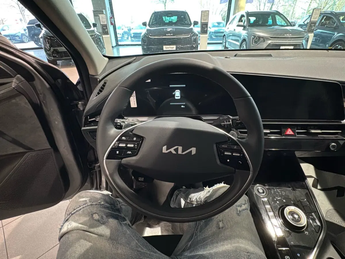 Kia Niro nuova a Ravenna (14)