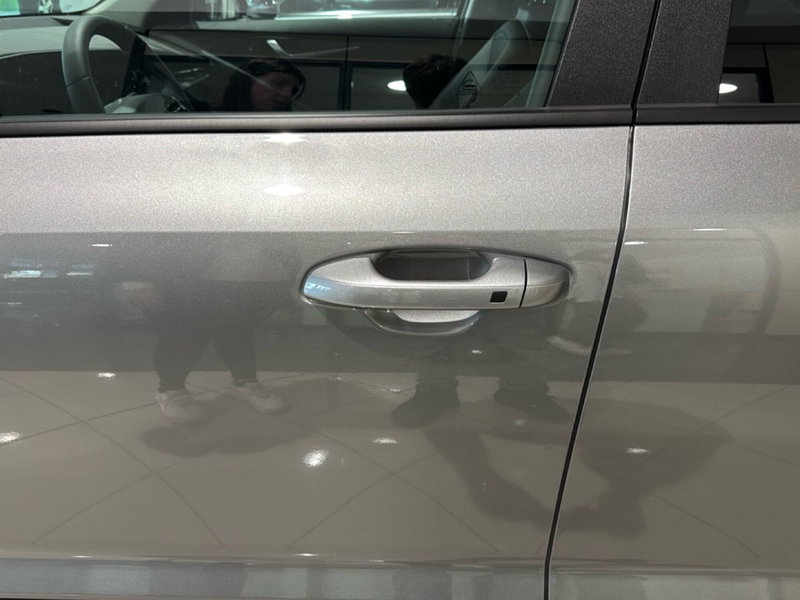 Kia Niro nuova a Ravenna (9)