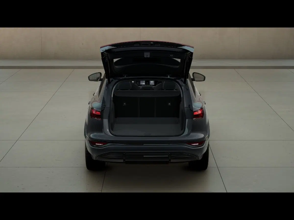 Audi Q6 Sportback nuova a Livorno (5)