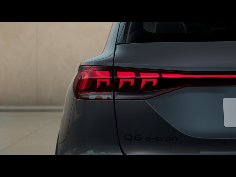 Audi Q6 Sportback nuova a Livorno (7)