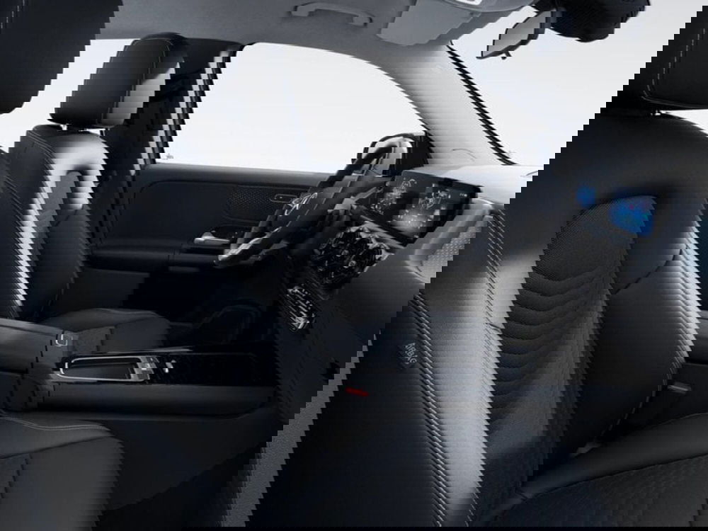 Mercedes-Benz GLA SUV nuova a Grosseto (2)