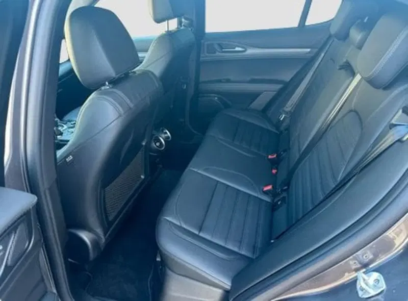 Alfa Romeo Stelvio usata a Padova (6)