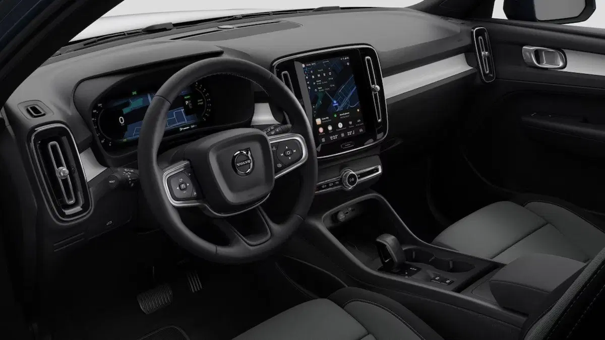 Volvo XC40 nuova a Como (7)