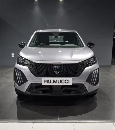 Peugeot 2008 1.2 puretech Style s&amp;s 100cv nuova a Prato