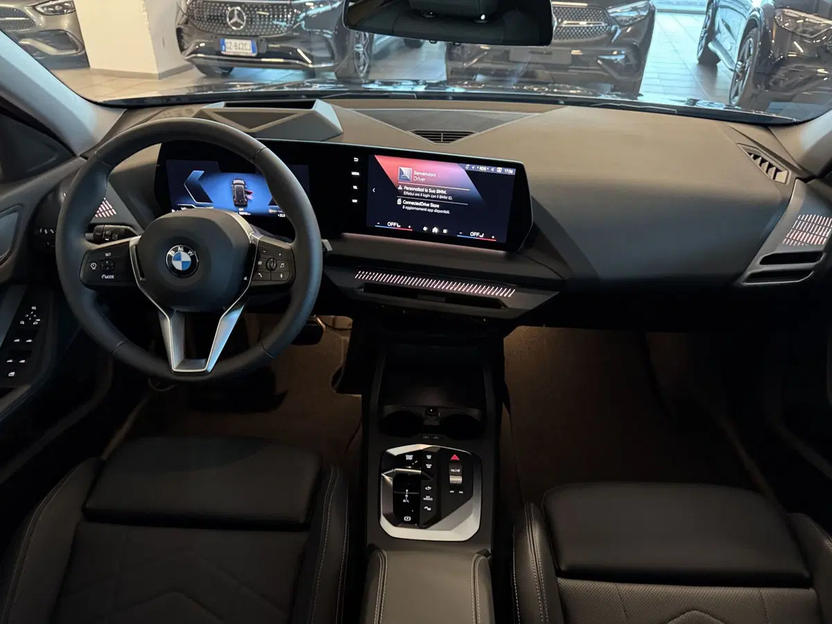 BMW Serie 1 nuova a Messina (11)