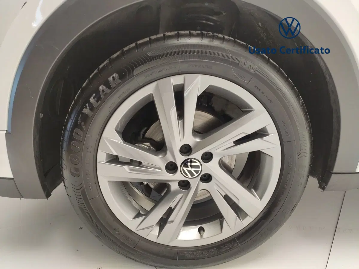 Volkswagen T-Cross usata a Avellino (10)