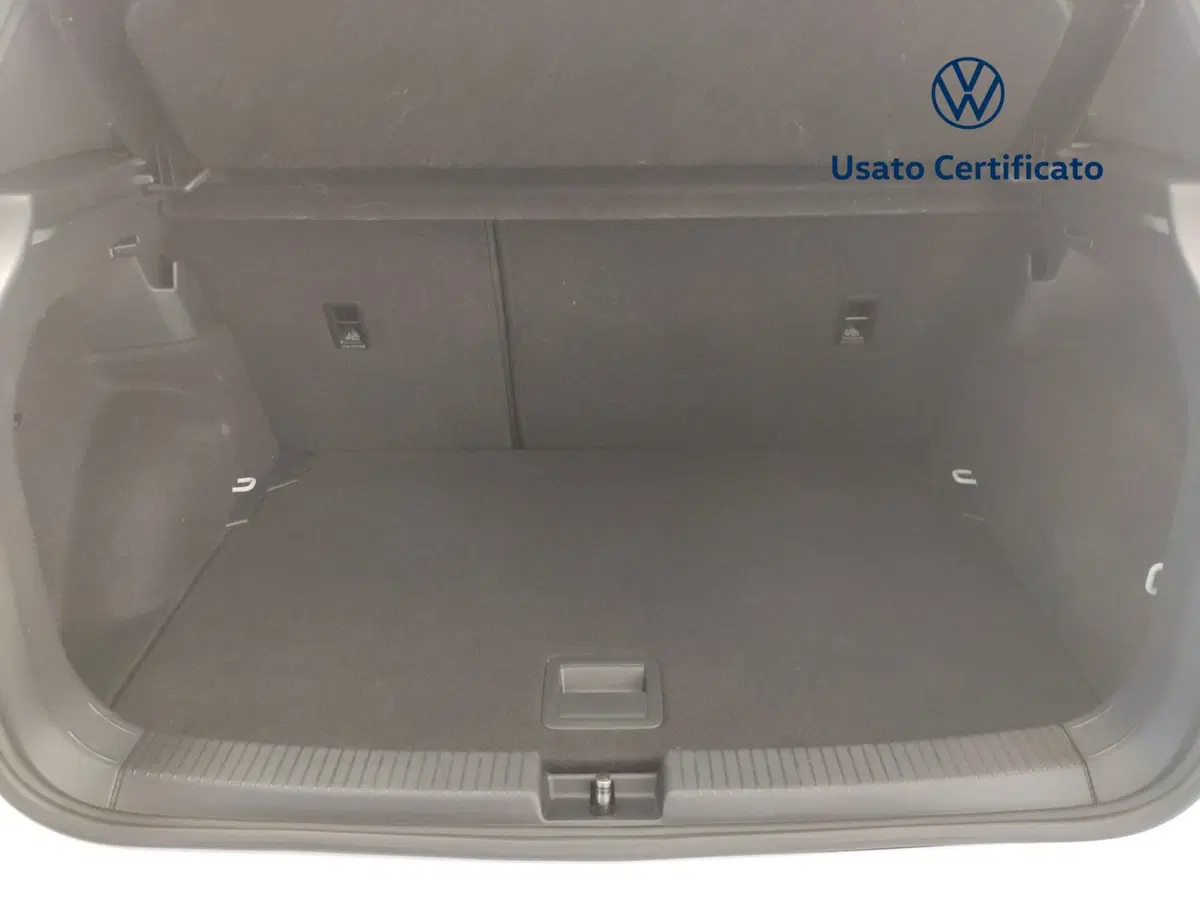 Volkswagen T-Cross usata a Avellino (14)