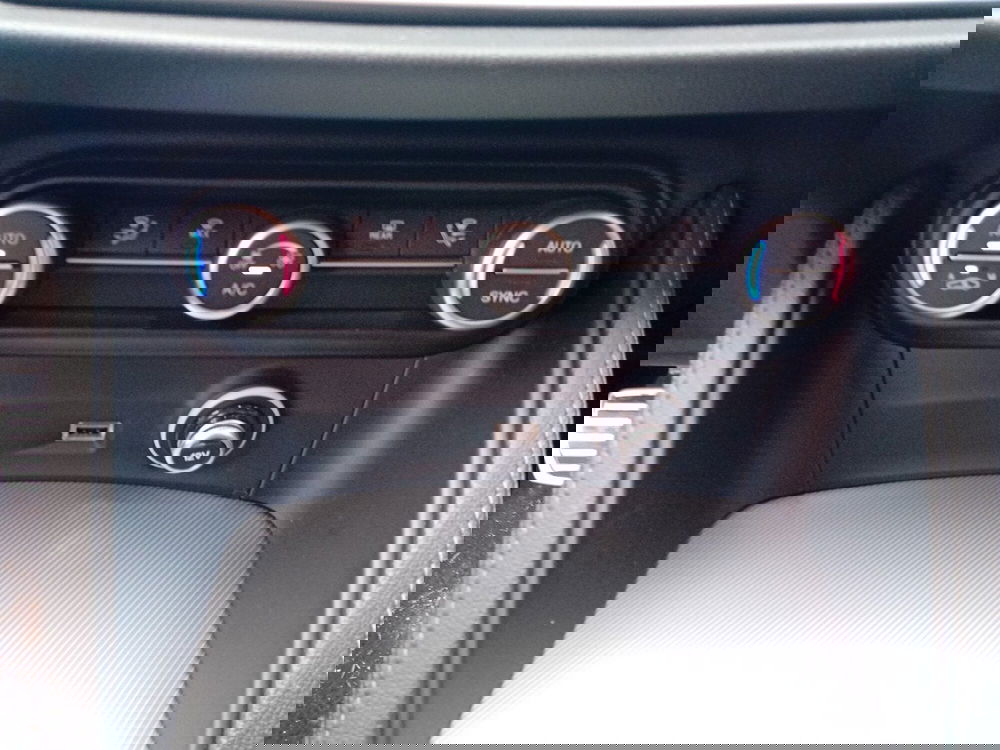 Alfa Romeo Stelvio usata a Pordenone (18)