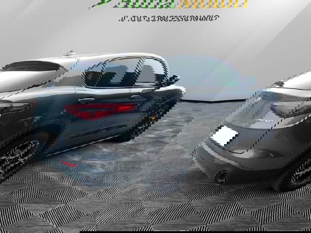 Alfa Romeo Stelvio usata a Pordenone (5)