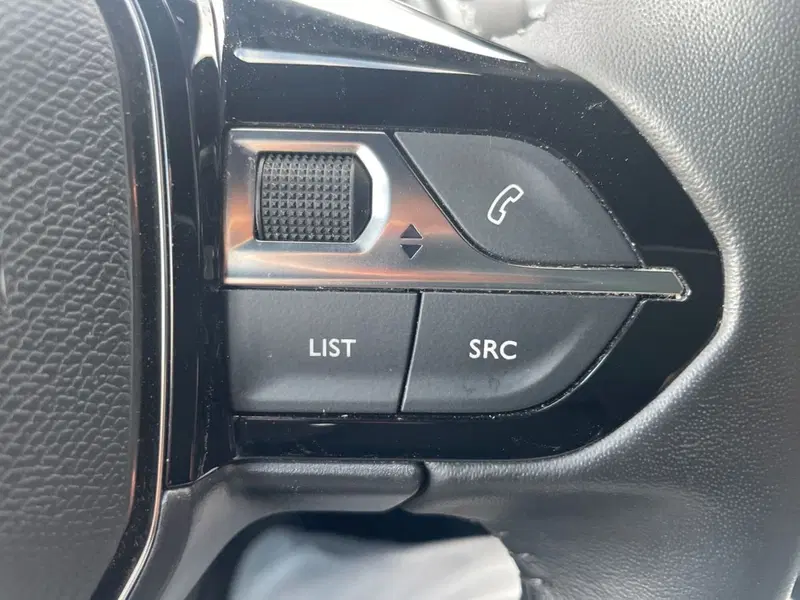 Peugeot 2008 usata a Salerno (20)
