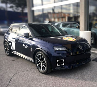Renault Renault 5 Iconic Cinq comfort range 150cv del 2024 usata a Rimini