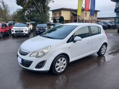 Opel Corsa 1.2 3 porte Elective del 2011 usata a Lucca