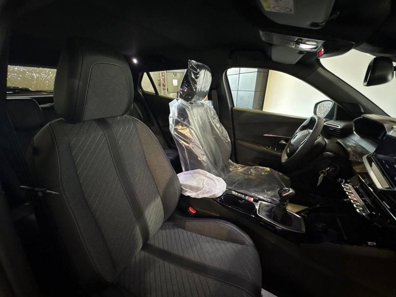Peugeot 2008 nuova a Monza e Brianza (15)