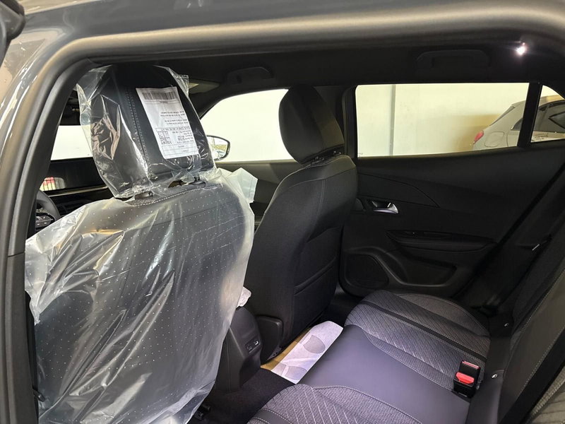 Peugeot 2008 nuova a Monza e Brianza (13)