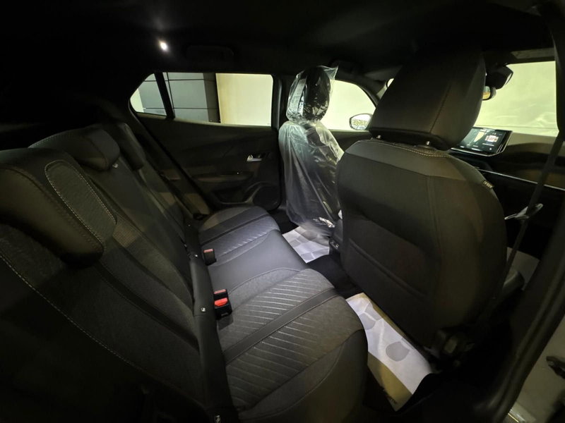 Peugeot 2008 nuova a Monza e Brianza (16)