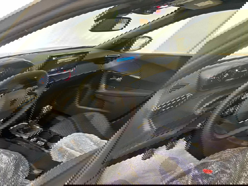 Peugeot 2008 nuova a Monza e Brianza (11)