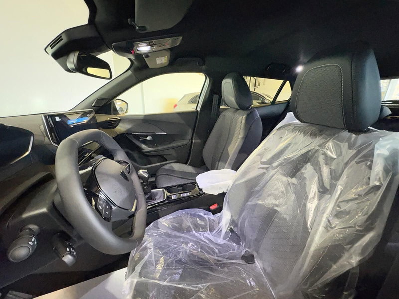 Peugeot 2008 nuova a Monza e Brianza (12)