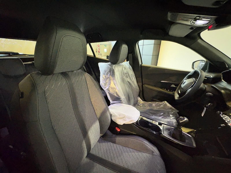 Peugeot 2008 nuova a Monza e Brianza (15)